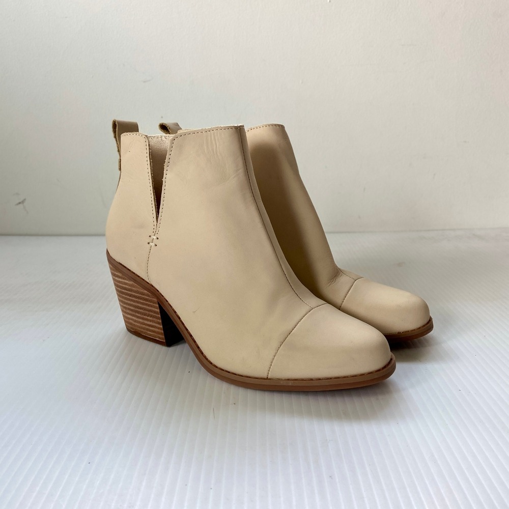 TOMS Everly Cutout Bootie Beige Cream Leather Heeled Ankle Boots Womens 8